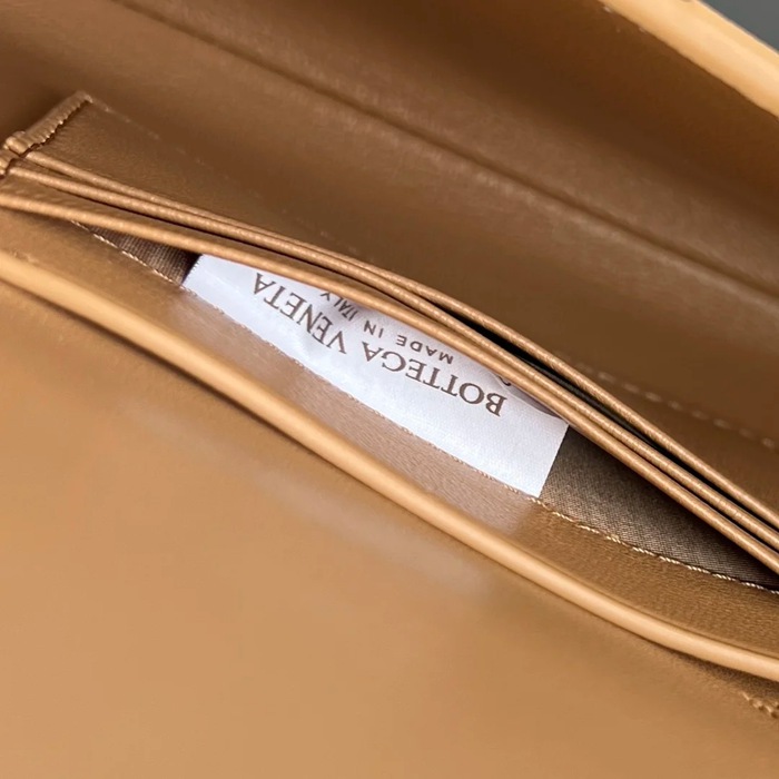 BOTTEGA VENETA BV 741511 クラッチバッグ 編み羊革 31x13cm サイズ:31x13cm