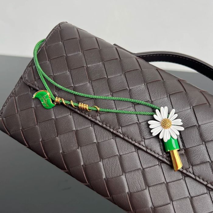 BOTTEGA VENETA BV 836810 アンディアーモ クラッチバッグ ヒナギク 31x13cm サイズ:31x13cm