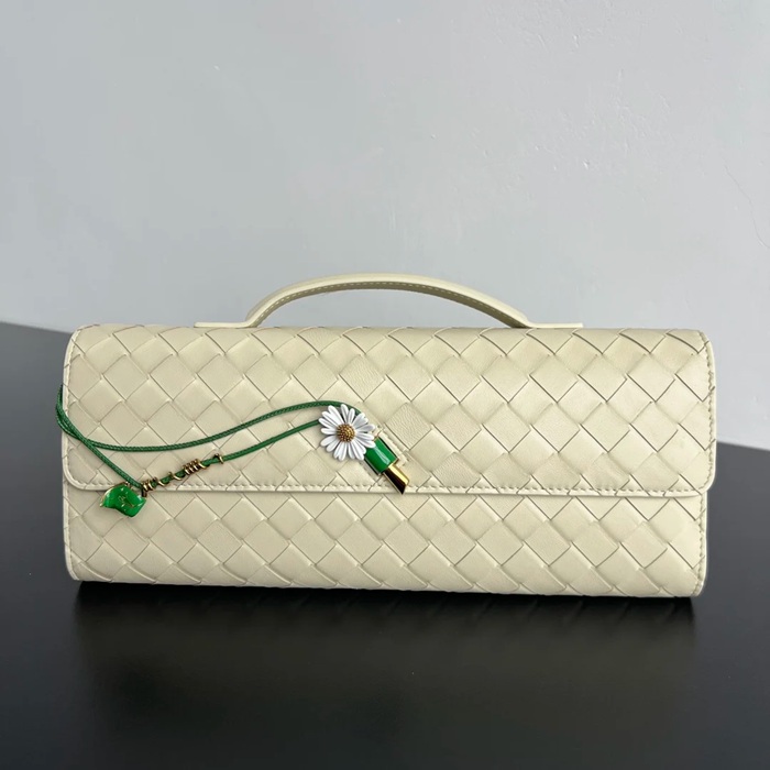 BOTTEGA VENETA BV 836810 アンディアーモ クラッチバッグ ヒナギク 31x13cm サイズ:31x13cm