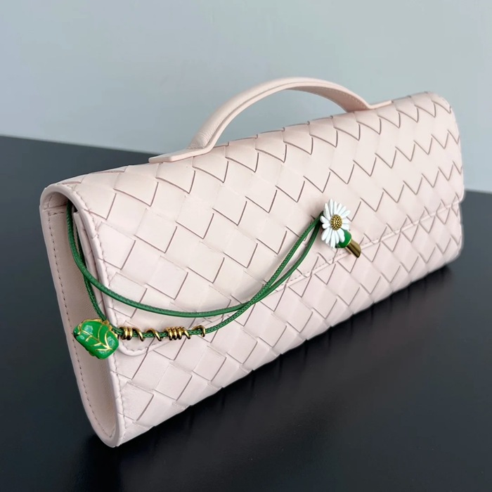 BOTTEGA VENETA BV 836810 アンディアーモ クラッチバッグ ヒナギク 31x13cm サイズ:31x13cm