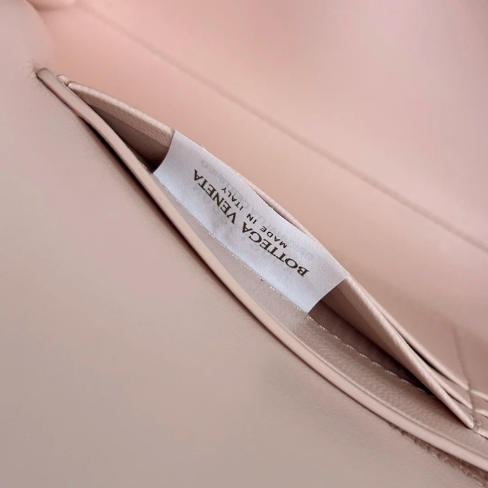 BOTTEGA VENETA BV 836810 アンディアーモ クラッチバッグ ヒナギク 31x13cm サイズ:31x13cm