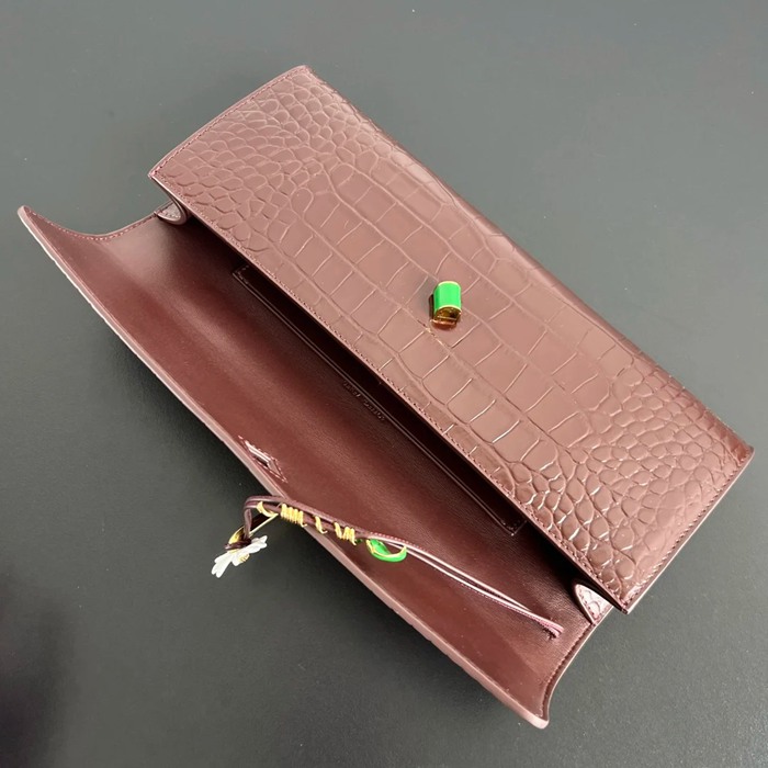 BOTTEGA VENETA BV 836810 アンディアーモ クラッチバッグ ワニ紋 ヒナギク 31x13cm サイズ:31x13cm