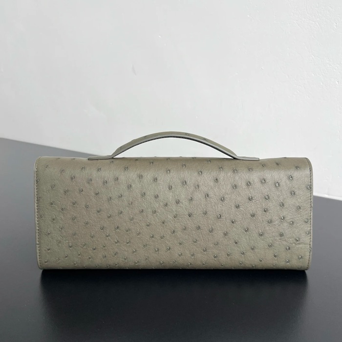 BOTTEGA VENETA BV 805241 アンディアーモ クラッチバッグ ダチョウ革 31x13cm サイズ:31x13cm