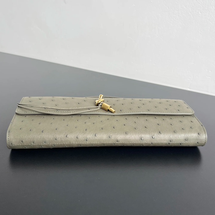 BOTTEGA VENETA BV 805241 アンディアーモ クラッチバッグ ダチョウ革 31x13cm サイズ:31x13cm