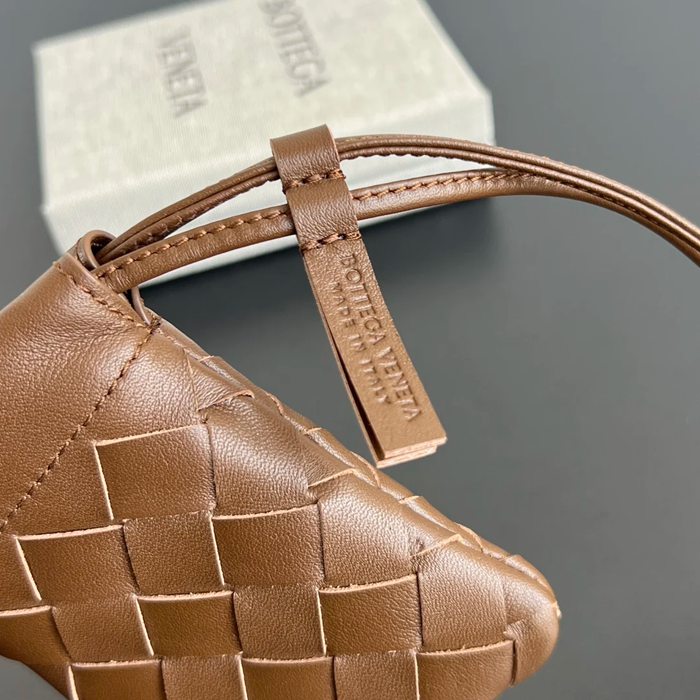 BOTTEGA VENETA BV 843903 カードケース 編み羊皮 マルチカラー 11x8.5cm サイズ:11x8.5cm