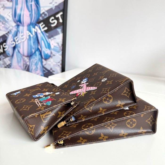 LOUIS VUITTON M15357 コスメポーチ ヴィヴィエンヌ サイズ:25x20x5.5cm