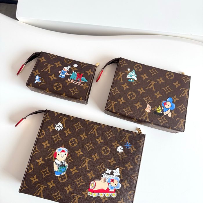 LOUIS VUITTON M15357 コスメポーチ ヴィヴィエンヌ サイズ:25x20x5.5cm