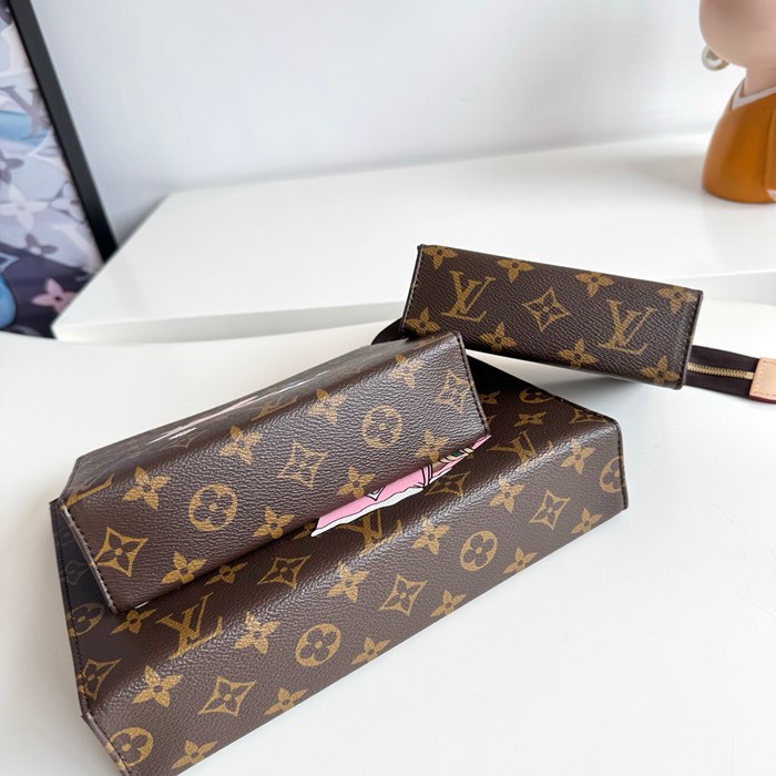 LOUIS VUITTON M15357 コスメポーチ ヴィヴィエンヌ サイズ:25x20x5.5cm