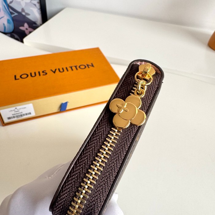 LOUIS VUITTON M26256 ジッピー長財布 モノグラム サイズ:19.5x10.5x2.5cm
