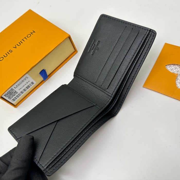 LOUIS VUITTON M58189 マルチプル短財布 LVエアログラム ベージュ サイズ:11.5x9x1.5cm