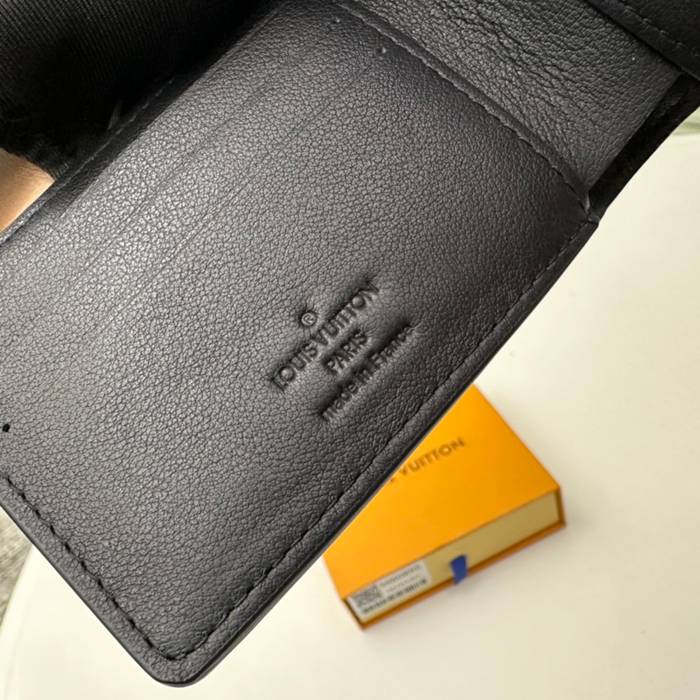 LOUIS VUITTON M58189 マルチプル短財布 LVエアログラム ベージュ サイズ:11.5x9x1.5cm