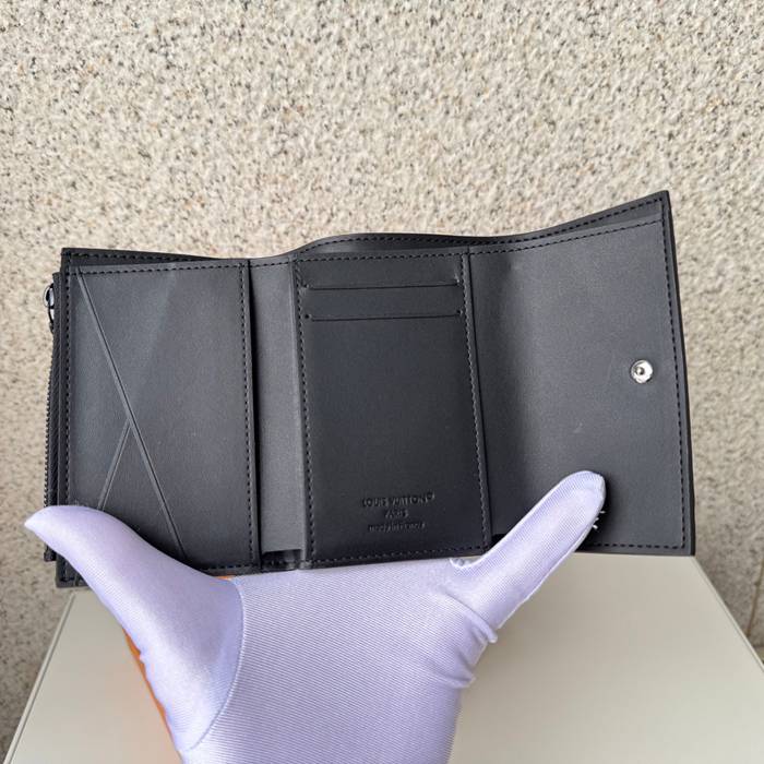 LOUIS VUITTON M12635 ヴィクター長財布 モノグラムシャドウ サイズ:11.5x9x2.5cm