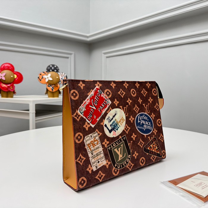 LOUIS VUITTON M83487 トイレットポーチ モノグラム サイズ:20x25x5.5cm