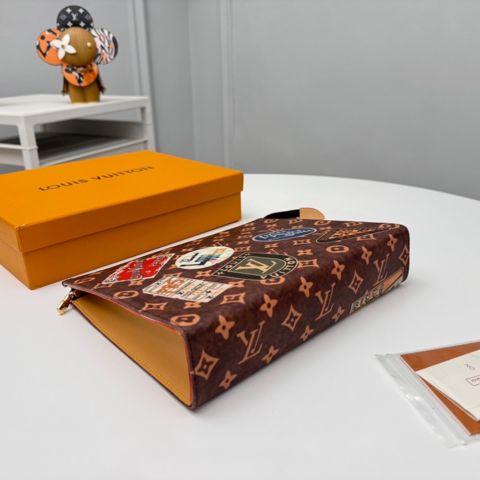 LOUIS VUITTON M83487 トイレットポーチ モノグラム サイズ:20x25x5.5cm