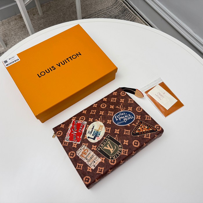 LOUIS VUITTON M83487 トイレットポーチ モノグラム サイズ:20x25x5.5cm
