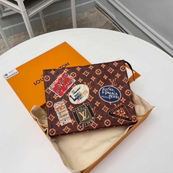 LOUIS VUITTON M83487 トイレットポーチ モノグラム サイズ:20x25x5.5cm