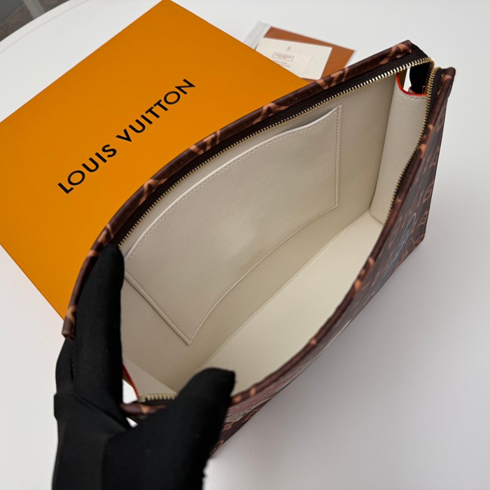 LOUIS VUITTON M83487 トイレットポーチ モノグラム サイズ:20x25x5.5cm