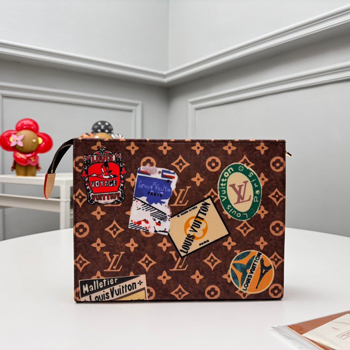 LOUIS VUITTON M83487 トイレットポーチ モノグラム サイズ:20x25x5.5cm