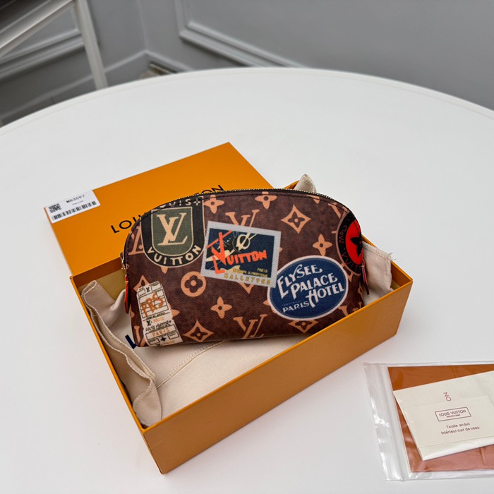 LOUIS VUITTON M83597 コスメポーチ フライトモード モノグラム サイズ:19x12cm