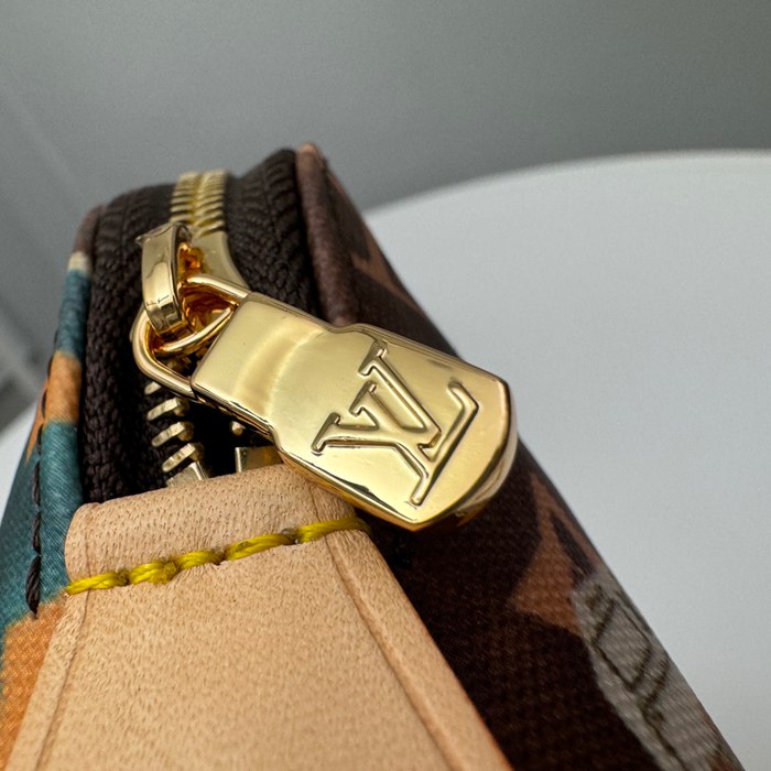 LOUIS VUITTON M83597 コスメポーチ フライトモード モノグラム サイズ:19x12cm