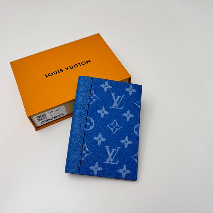 LOUIS VUITTON M31030 パスポートケース タイガラマ サイズ:10x14x2.5cm