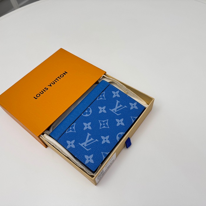 LOUIS VUITTON M31030 パスポートケース タイガラマ サイズ:10x14x2.5cm