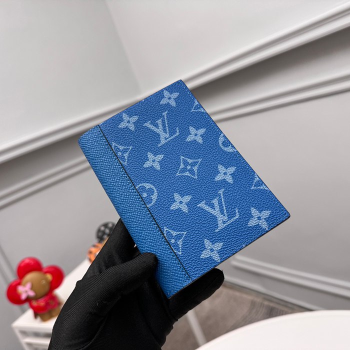 LOUIS VUITTON M31030 パスポートケース タイガラマ サイズ:10x14x2.5cm