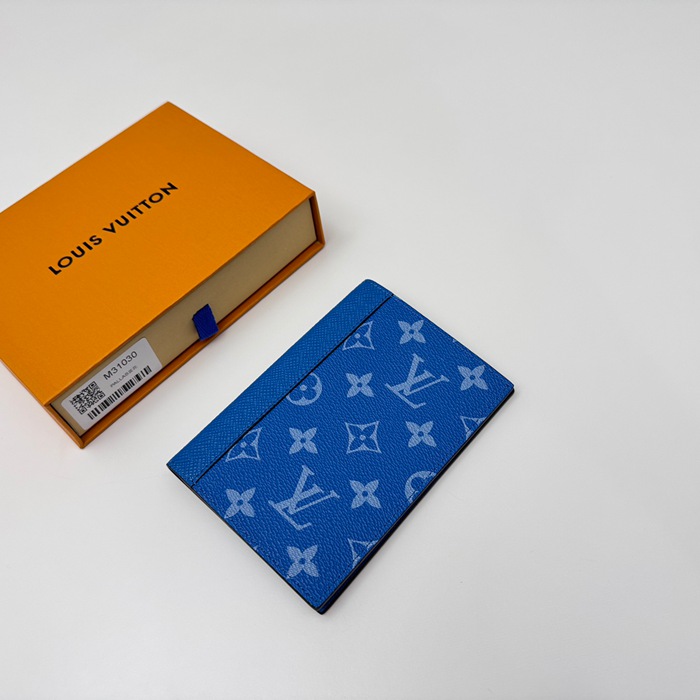 LOUIS VUITTON M31030 パスポートケース タイガラマ サイズ:10x14x2.5cm