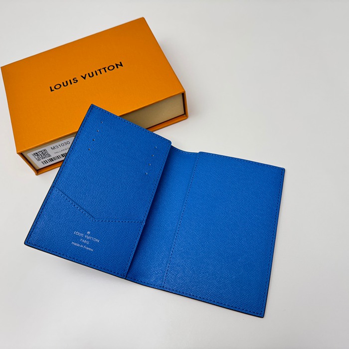 LOUIS VUITTON M31030 パスポートケース タイガラマ サイズ:10x14x2.5cm