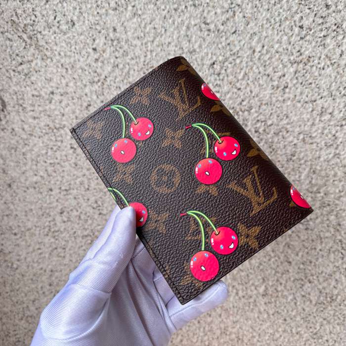 LOUIS VUITTON M13424 パスポートケース 村上隆コラボ サイズ:10x14x2.5cm