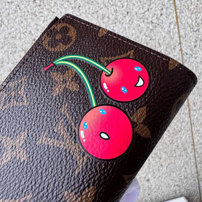 LOUIS VUITTON M13420 リサ財布 村上隆コラボ サイズ:9x11.5x1.5cm