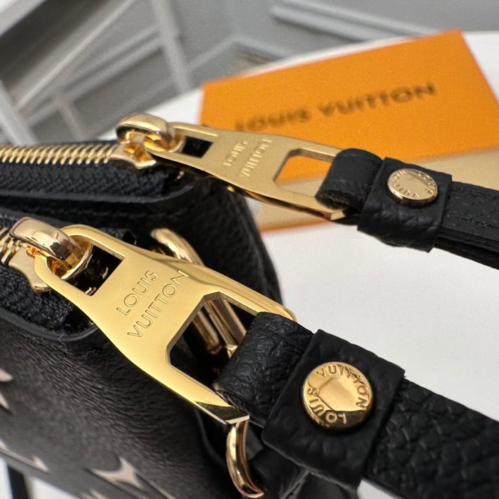 LOUIS VUITTON M80787 ダブルジップポシェット モノグラムアンプラント ブラック サイズ:20x12.5cm