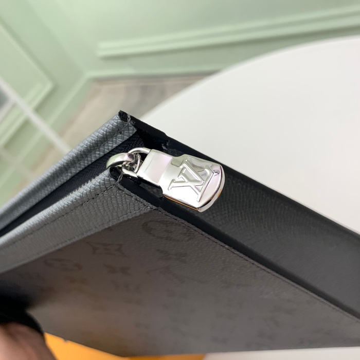 LOUIS VUITTON M30840 ポシェット ボヤージュ タイガラマ サイズ:27x21cm