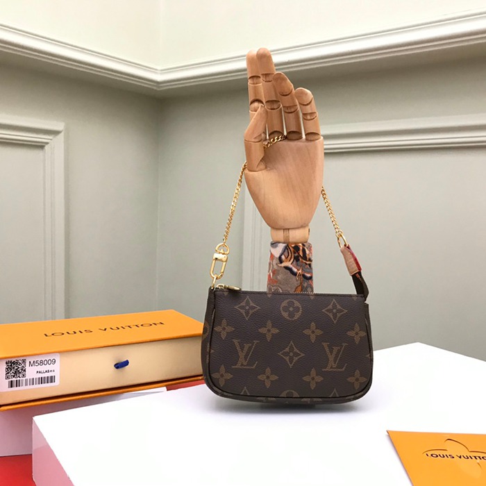 LOUIS VUITTON M58009 アクセサリーポーチ モノグラム サイズ:15.5x10.5cm