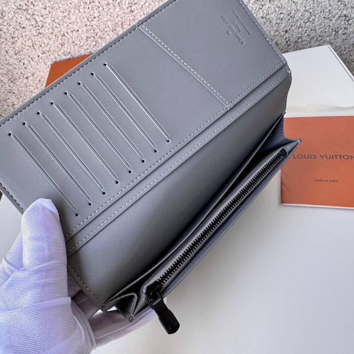 LOUIS VUITTON M81335 ブラッザ長財布 モノグラムシャドウ グレー サイズ:19x10cm