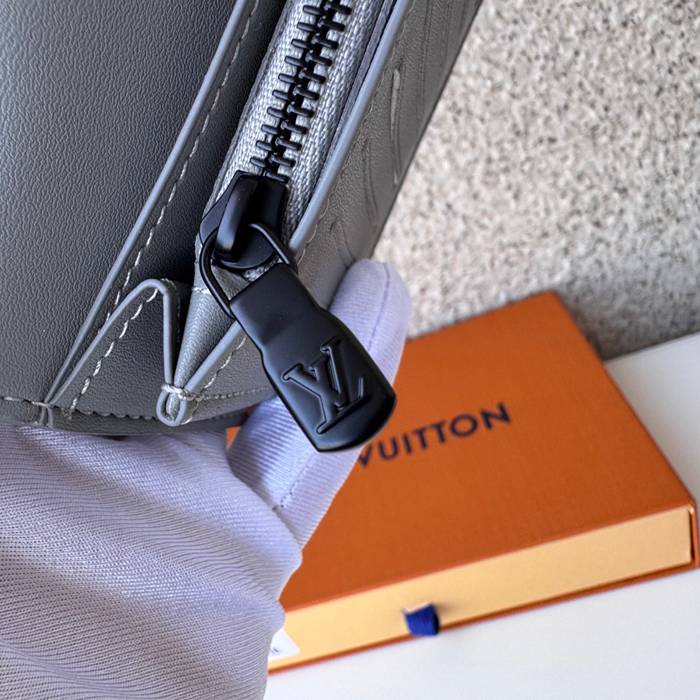 LOUIS VUITTON M81335 ブラッザ長財布 モノグラムシャドウ グレー サイズ:19x10cm