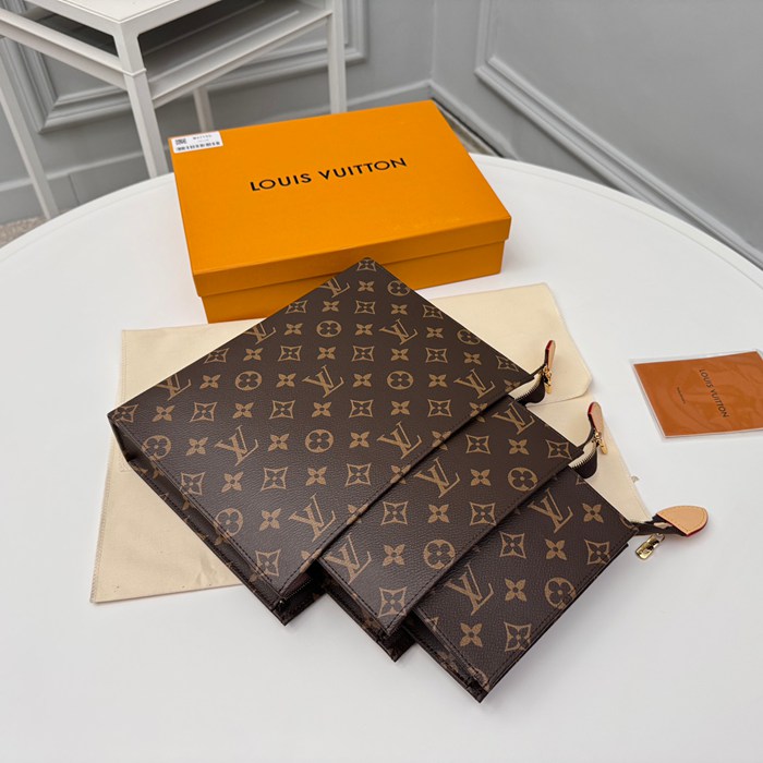 LOUIS VUITTON M47195 トリオコスメポーチ モノグラム サイズ:25x20x5.5cm