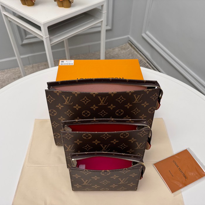 LOUIS VUITTON M47195 トリオコスメポーチ モノグラム サイズ:25x20x5.5cm