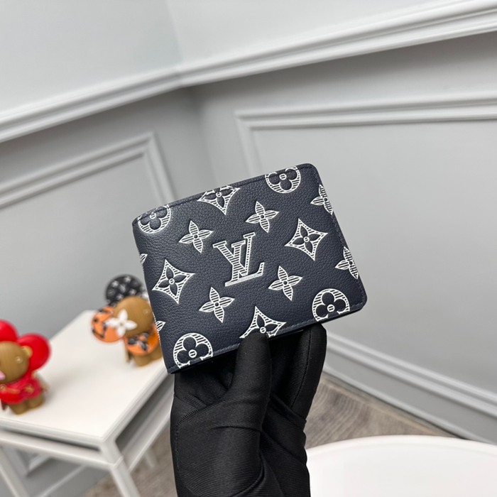 LOUIS VUITTON M83379 マルチプル短財布 モノグラムシャドウ ブルー サイズ:11.5x9x1.5cm LOUIS VUITTON M83379 マルチプル短財布 モノグラムシャドウ ブルー サイズ:11.5x9x1.5cm
