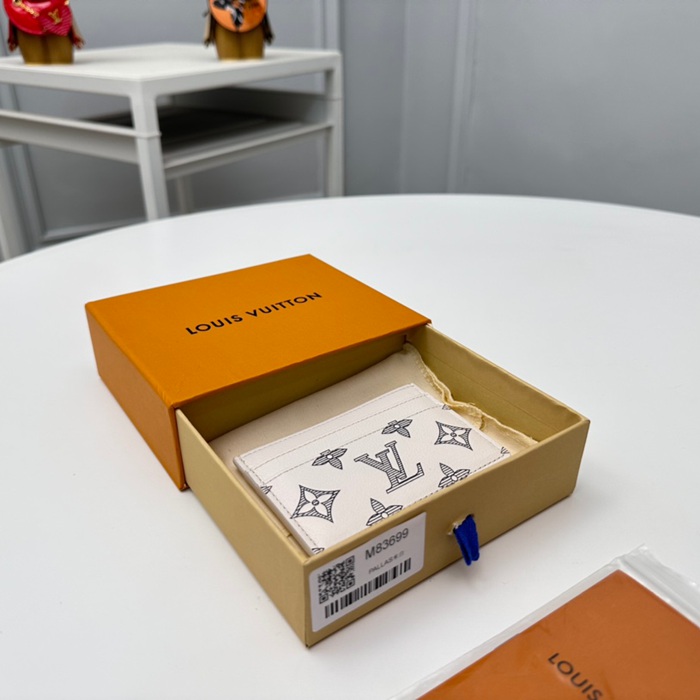 LOUIS VUITTON M83699 名刺ケース モノグラムシャドウ アイボリー サイズ:11x7x1.5cm