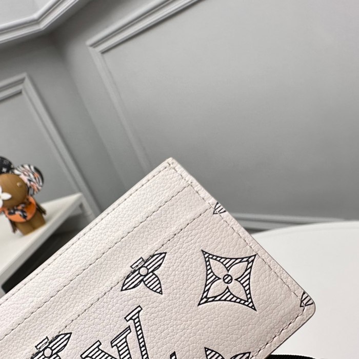 LOUIS VUITTON M83699 名刺ケース モノグラムシャドウ アイボリー サイズ:11x7x1.5cm