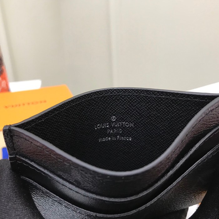 LOUIS VUITTON M62170 カードケース モノグラムエクリプス サイズ:11x7cm