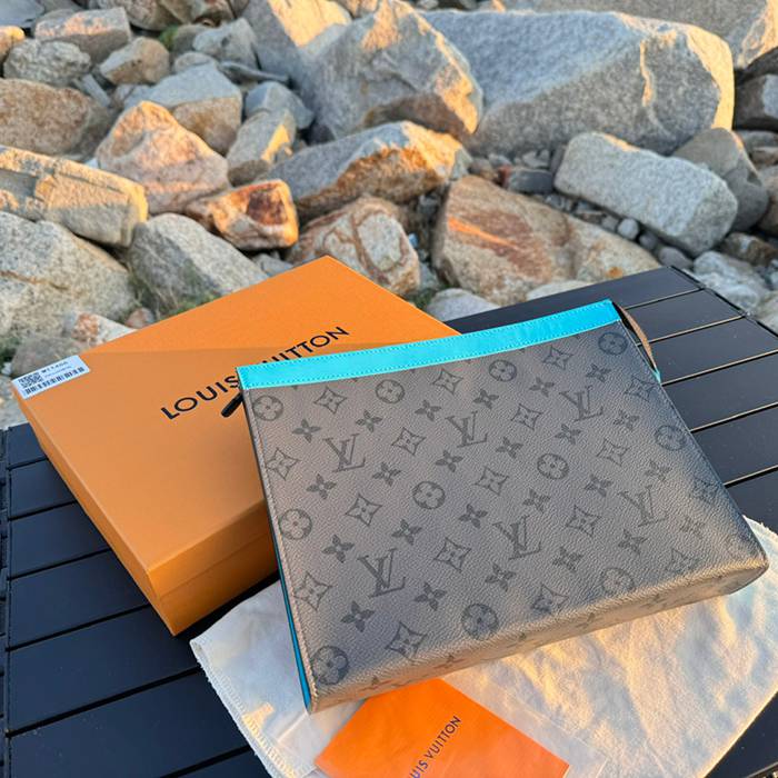LOUIS VUITTON M11466 ポシェット ボヤージュ 中 モノグラムエクリプスリバース サイズ:27x21cm