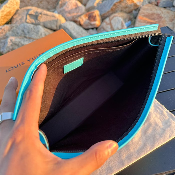 LOUIS VUITTON M11466 ポシェット ボヤージュ 中 モノグラムエクリプスリバース サイズ:27x21cm