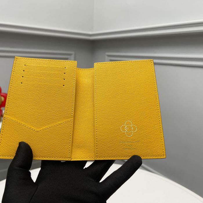 LOUIS VUITTON M12221 パスポートケース 雪秀シリーズ ヴィヴィエンヌ サイズ:14x10x2.5cm