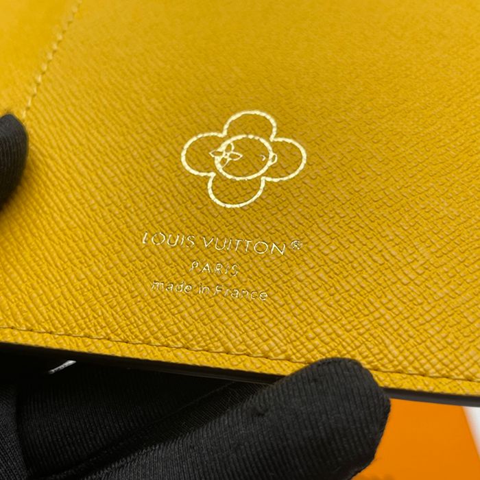 LOUIS VUITTON M12221 パスポートケース 雪秀シリーズ ヴィヴィエンヌ サイズ:14x10x2.5cm