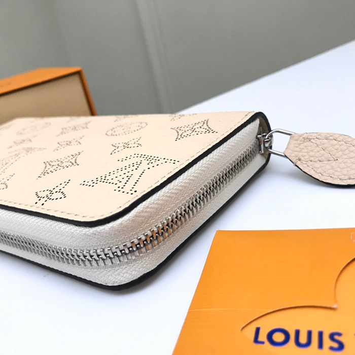 LOUIS VUITTON M61869 ジッピー長財布 マヒナ アイボリー サイズ:19.5x10.5x2.5cm