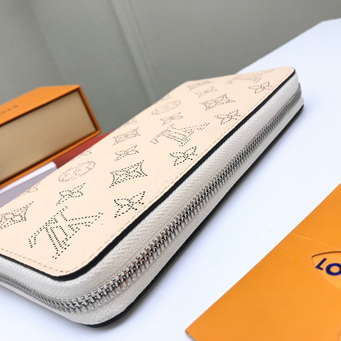 LOUIS VUITTON M61869 ジッピー長財布 マヒナ アイボリー サイズ:19.5x10.5x2.5cm