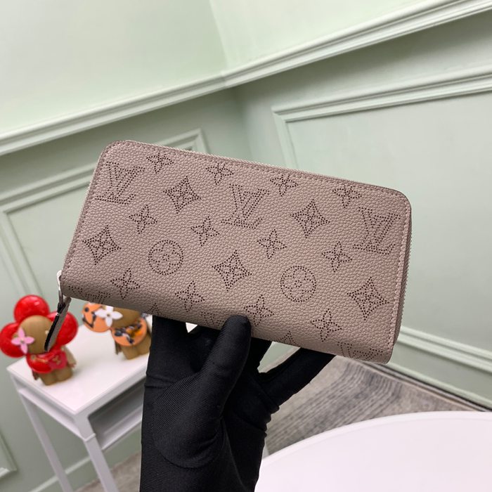LOUIS VUITTON M69821 ジッピー長財布 マヒナ グレー サイズ:19.5x10.5x2.5cm