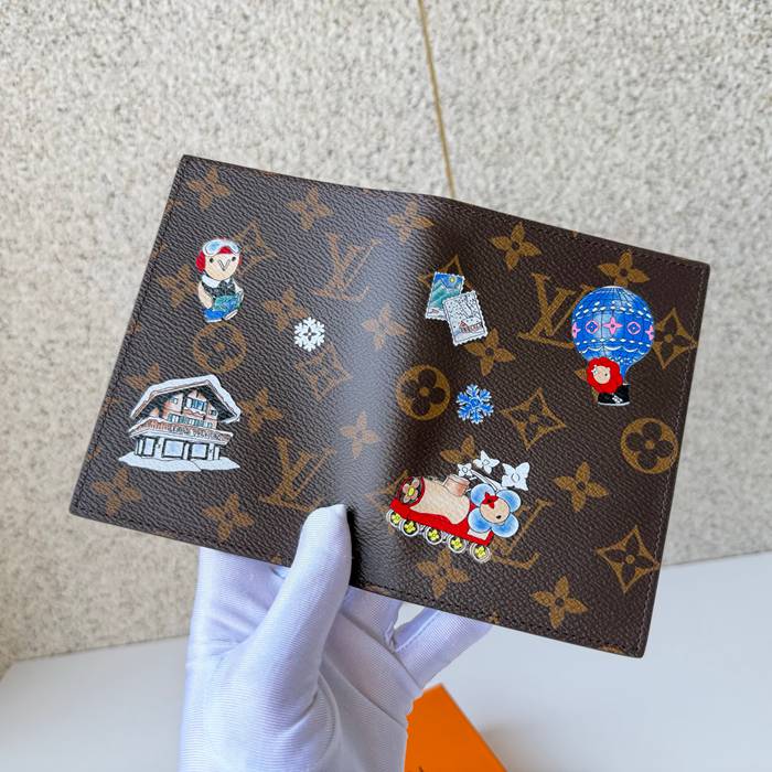 LOUIS VUITTON M15320 パスポートケース ヴィヴィエンヌ サイズ:10x14x2.5cm
